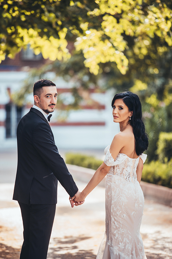 summer-wedding-thessaloniki-white-flowers-gold-accents_08