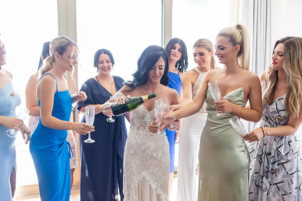 summer-wedding-thessaloniki-white-flowers-gold-accents_16