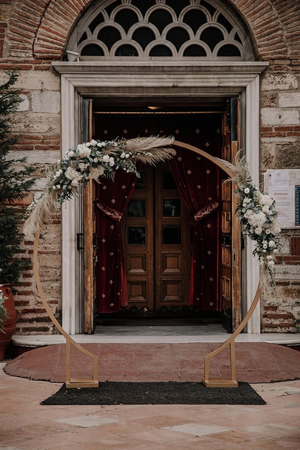 summer-wedding-thessaloniki-white-flowers-gold-accents_25