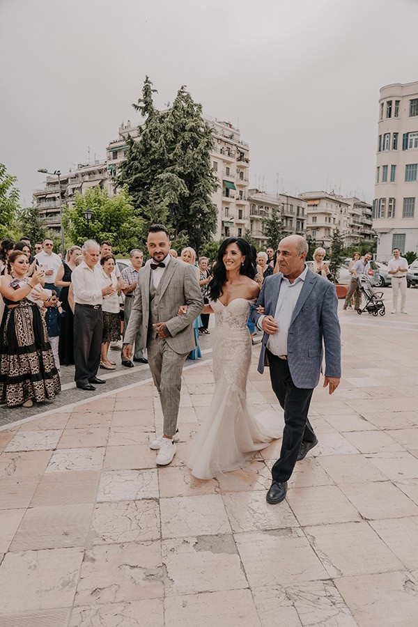 summer-wedding-thessaloniki-white-flowers-gold-accents_32