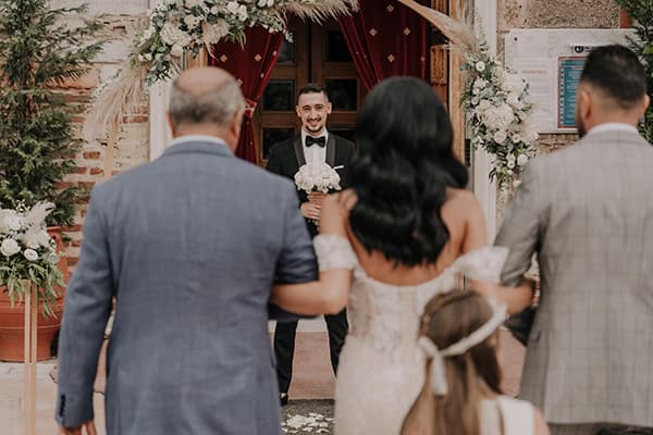 summer-wedding-thessaloniki-white-flowers-gold-accents_33