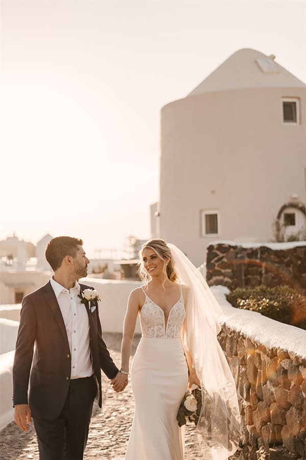utterly-romantic-destination-wedding-santorini-white-roses-elegant-details_26