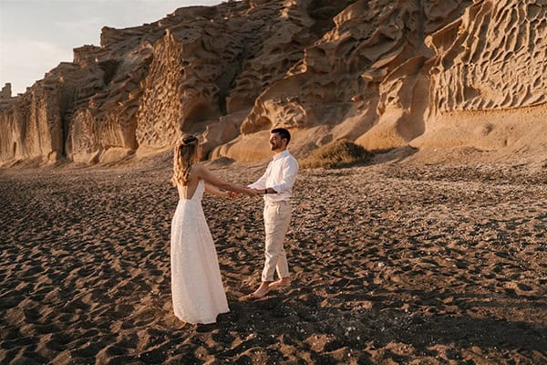 utterly-romantic-destination-wedding-santorini-white-roses-elegant-details_42