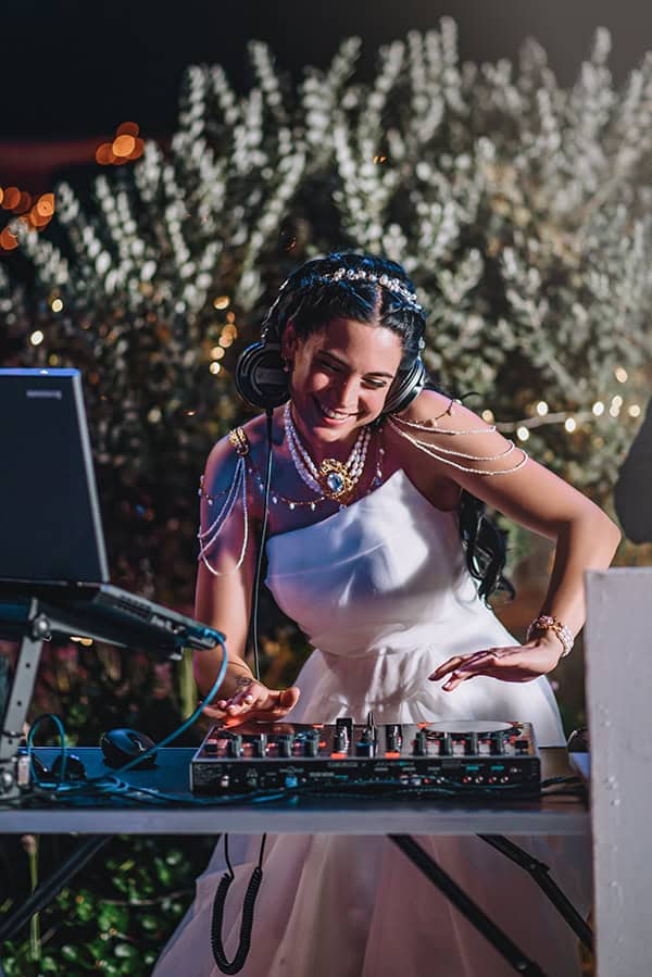 colorful-summer-wedding-kea-happy-snapshots_32