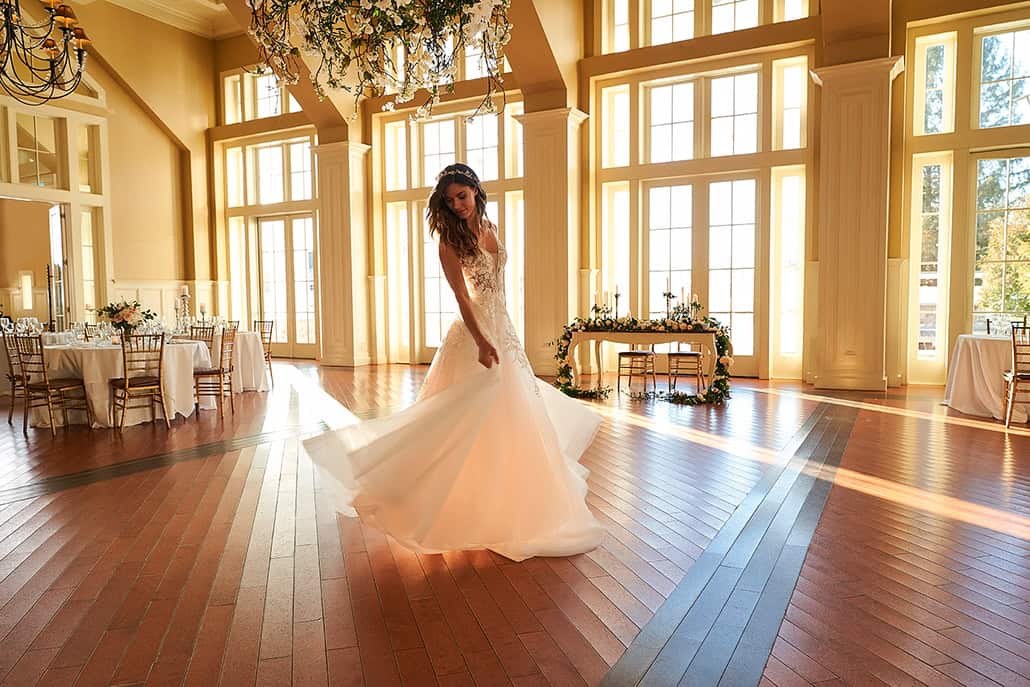 Ονειρικά νυφικά φορέματα από Justin Alexander για τη νύφη που θέλει να ξεχωρίσει