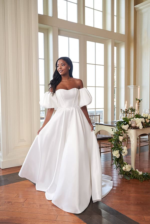 dreamy-wedding-gowns-justin-alexander-unique-bridal-look_04