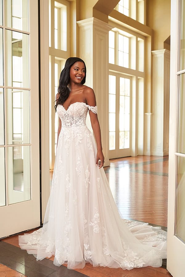 dreamy-wedding-gowns-justin-alexander-unique-bridal-look_18