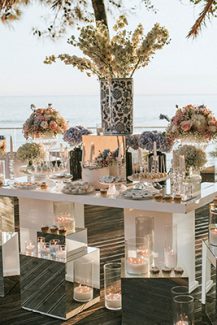 Mοντέρνος – chic στολισμός dessert table γάμου με chinoiserie pattern και ορτανσίες