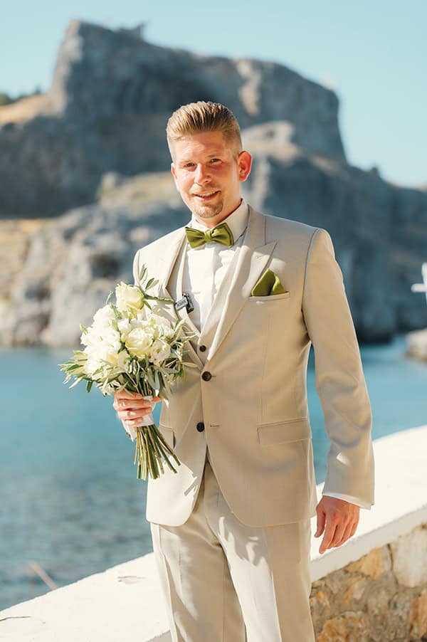 pretty-summer-wedding-rhodes-olive-white-florals_35