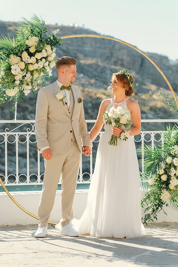 pretty-summer-wedding-rhodes-olive-white-florals_38