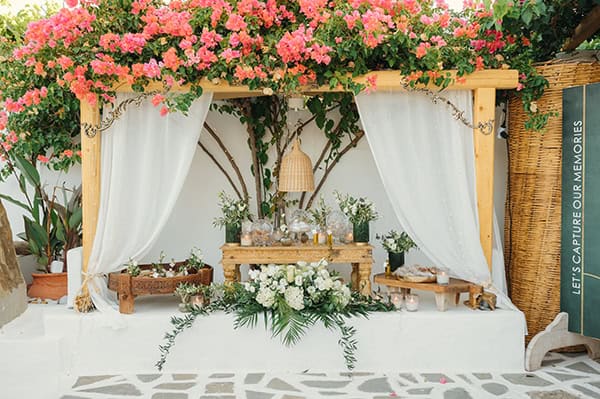 pretty-summer-wedding-rhodes-olive-white-florals_42