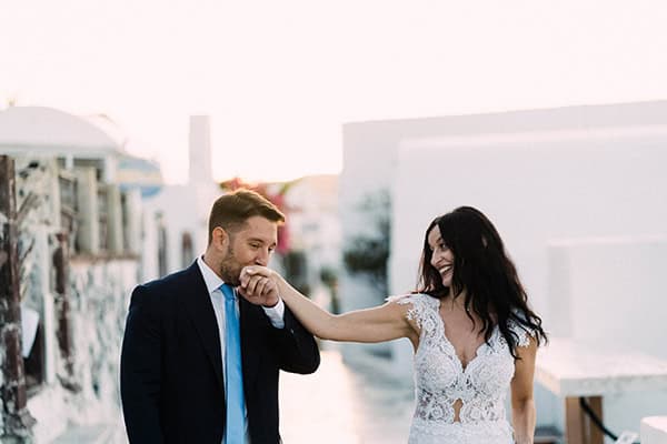 romantic-next-day-shoot-lovely-backdrops-santorini-island_14