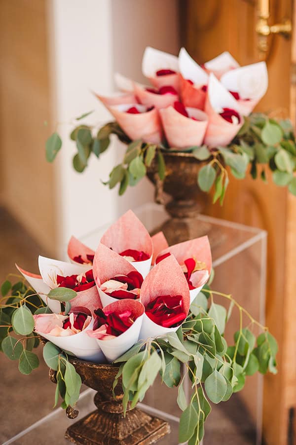 rustic-fall-wedding-cyprus-white-florals_04z
