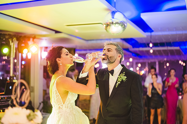 rustic-fall-wedding-cyprus-white-florals_25