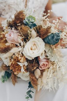 Εντυπωσιακή νυφική ανθοδέσμη από dried flowers Εντυπωσιακή νυφική ανθοδέσμη από dried flowers