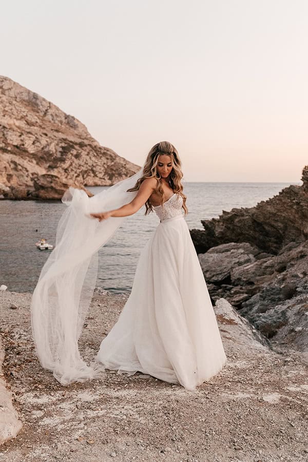 stylish-summer-wedding-athens-white-hydrangeas-roses_15x