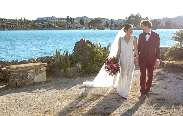 impressive-rustic-wedding-corfu-marsala-hues_02