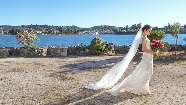 impressive-rustic-wedding-corfu-marsala-hues_03