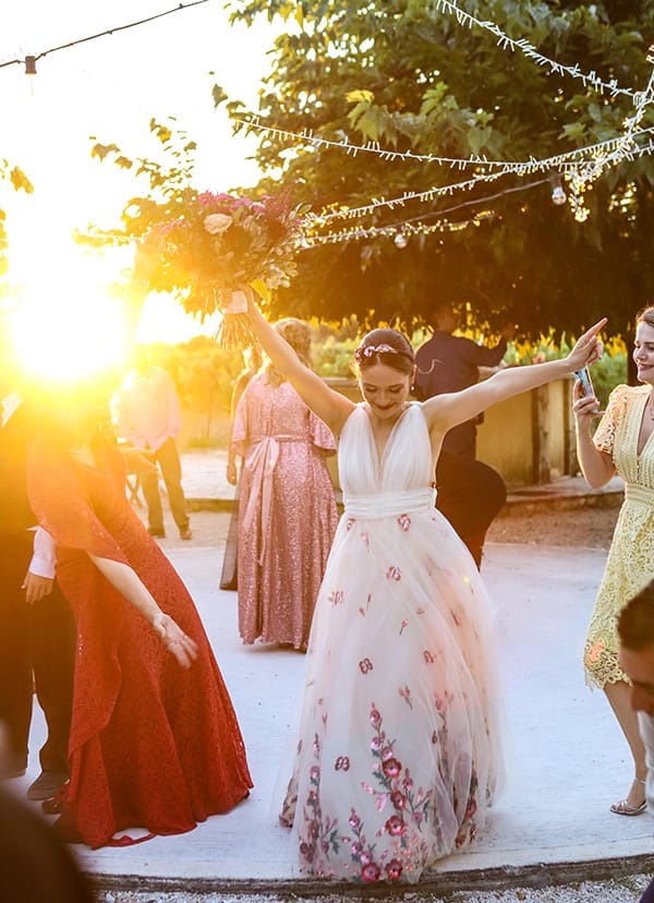 impressive-rustic-wedding-corfu-marsala-hues_19