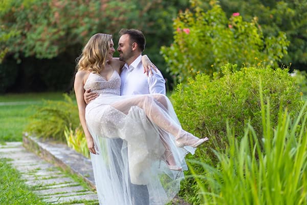 lovely-summer-wedding-athnes-florals-white-yellow-hues_01
