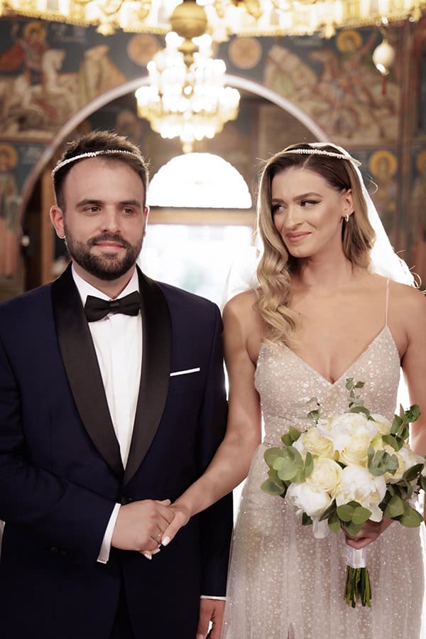 lovely-summer-wedding-athnes-florals-white-yellow-hues_24