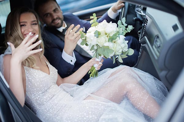 lovely-summer-wedding-athnes-florals-white-yellow-hues_31x