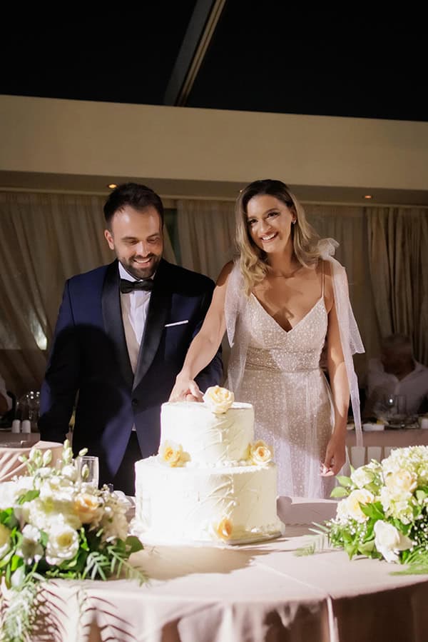 lovely-summer-wedding-athnes-florals-white-yellow-hues_34