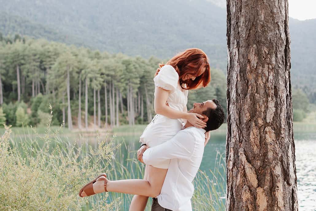 Μαγευτική prewedding shoot με θέα τη λίμνη Δόξα │ Γεωργία & Γιώργος