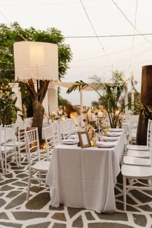 Υπαίθριος στολισμός τραπεζιών δεξίωσης με boho vibes Υπαίθριος στολισμός τραπεζιών δεξίωσης με boho vibes