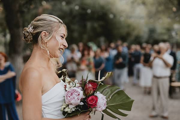 outdoor-summer-wedding-eyvoia-tropical-florals_18x