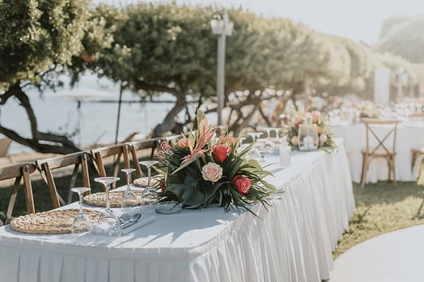 outdoor-summer-wedding-eyvoia-tropical-florals_21x