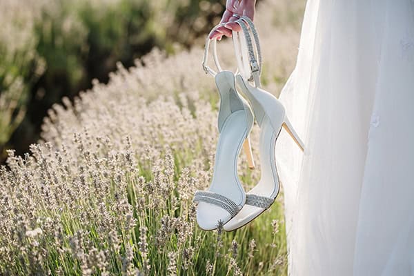 romantic-summer-wedding-kastoria-white-roses_02