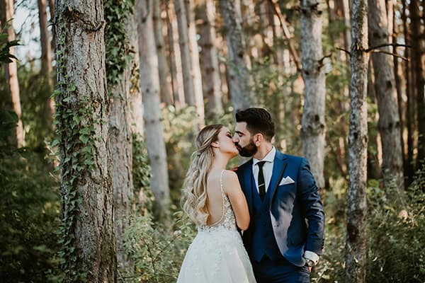 romantic-summer-wedding-kastoria-white-roses_03
