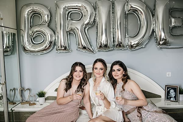 romantic-summer-wedding-kastoria-white-roses_06x