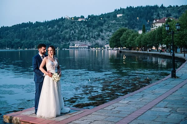 romantic-summer-wedding-kastoria-white-roses_19