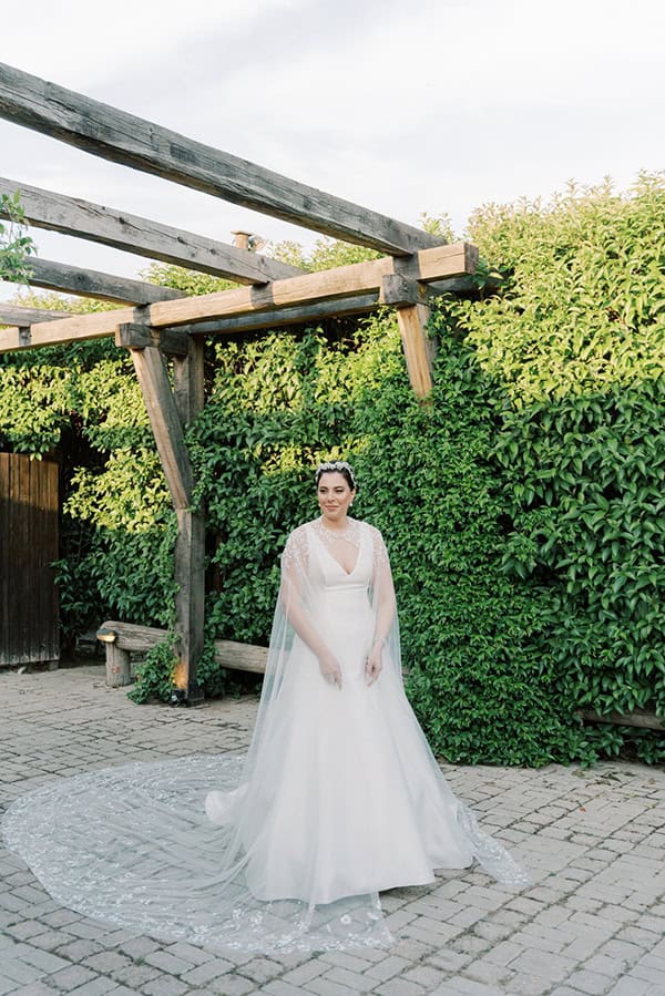 rustic-spring-wedding-athens-flowers-pastel-hues_09x