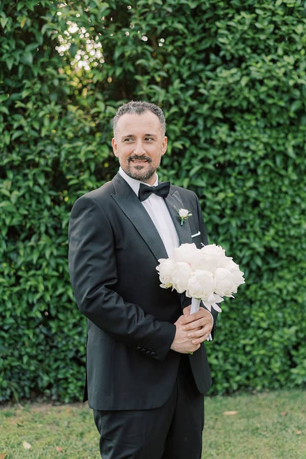 rustic-spring-wedding-athens-flowers-pastel-hues_12