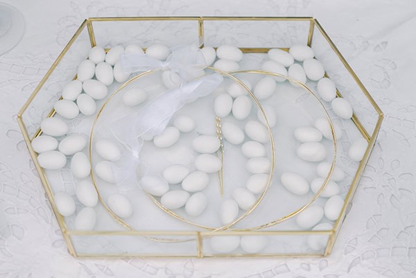 rustic-spring-wedding-athens-flowers-pastel-hues_16