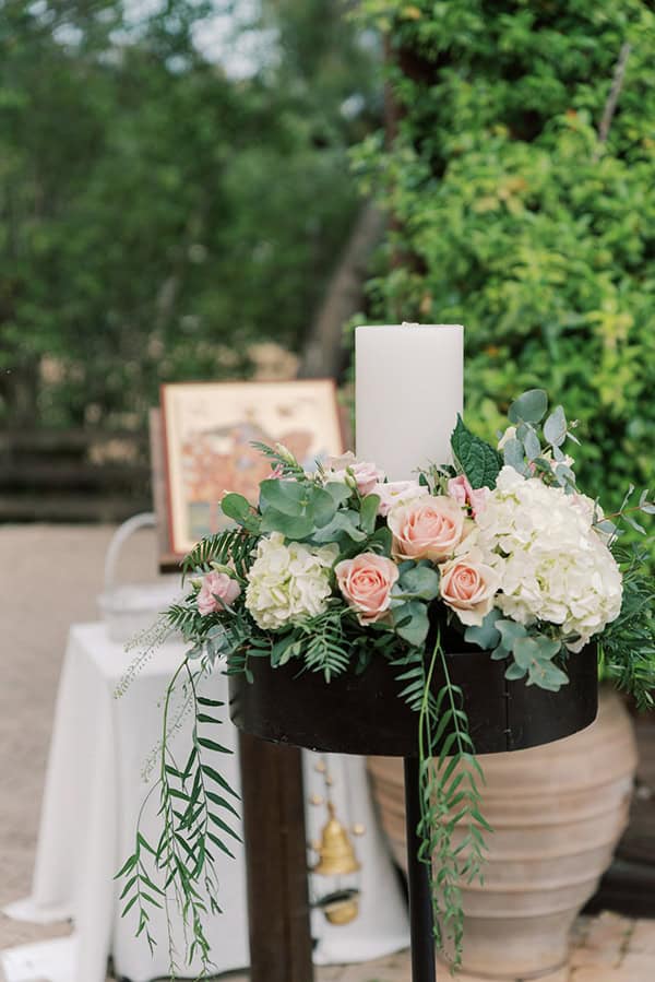 rustic-spring-wedding-athens-flowers-pastel-hues_21