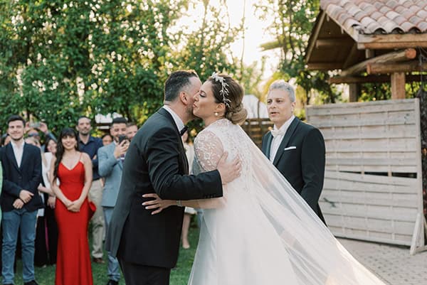 rustic-spring-wedding-athens-flowers-pastel-hues_26