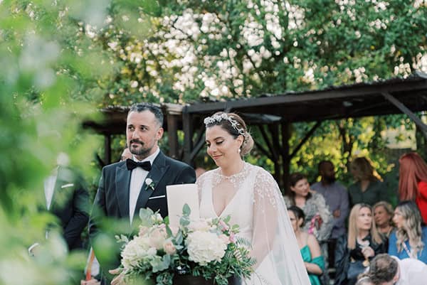 rustic-spring-wedding-athens-flowers-pastel-hues_28
