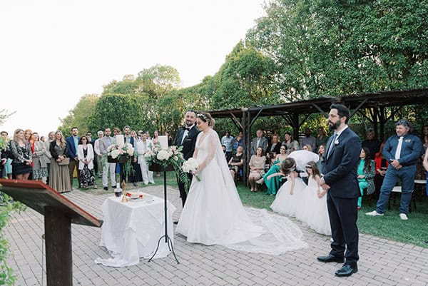 rustic-spring-wedding-athens-flowers-pastel-hues_29