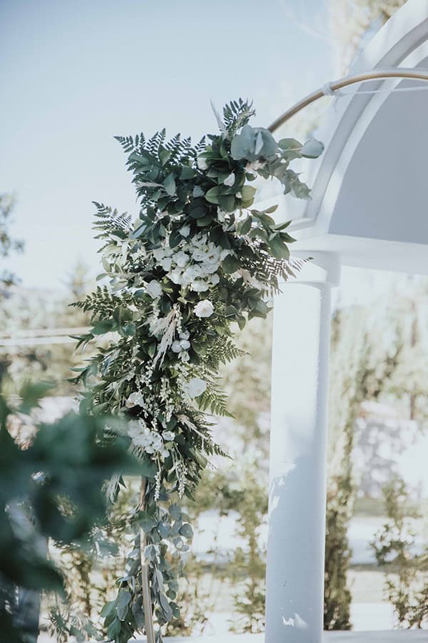 beautiful-summer-wedding-white-roses-lycianhus_03