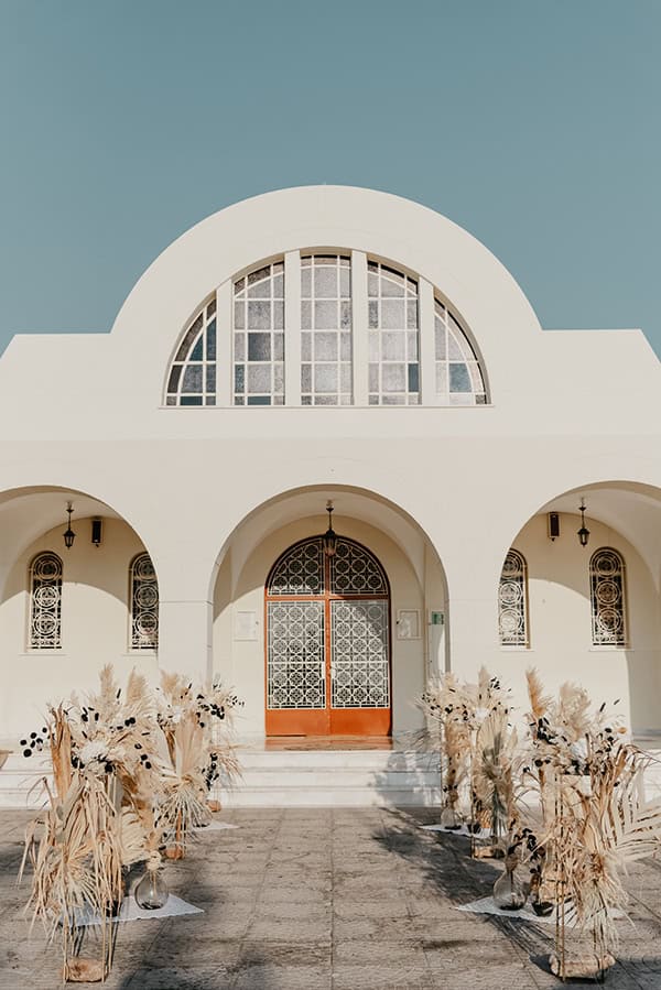 boho-inspired-wedding-decoration-ideas-dried-flowers-black-touches_01