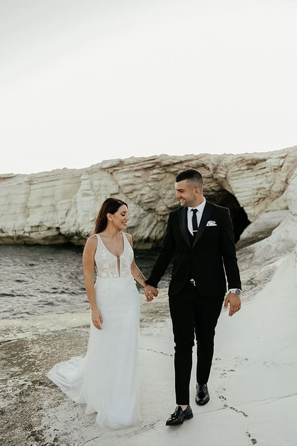 chic-summer-wedding-limassol-baby-breaths-white-roses_01