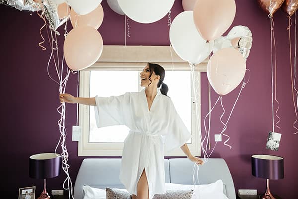 chic-summer-wedding-limassol-baby-breaths-white-roses_10