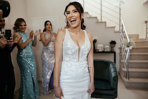 chic-summer-wedding-limassol-baby-breaths-white-roses_13