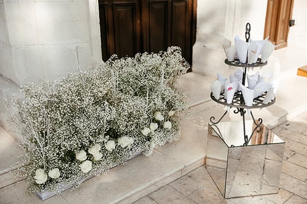 chic-summer-wedding-limassol-baby-breaths-white-roses_22