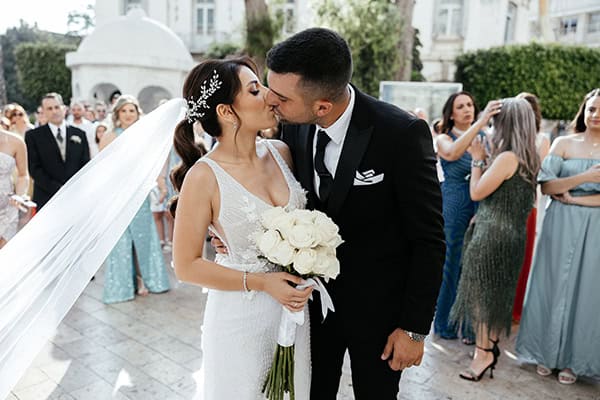 chic-summer-wedding-limassol-baby-breaths-white-roses_26