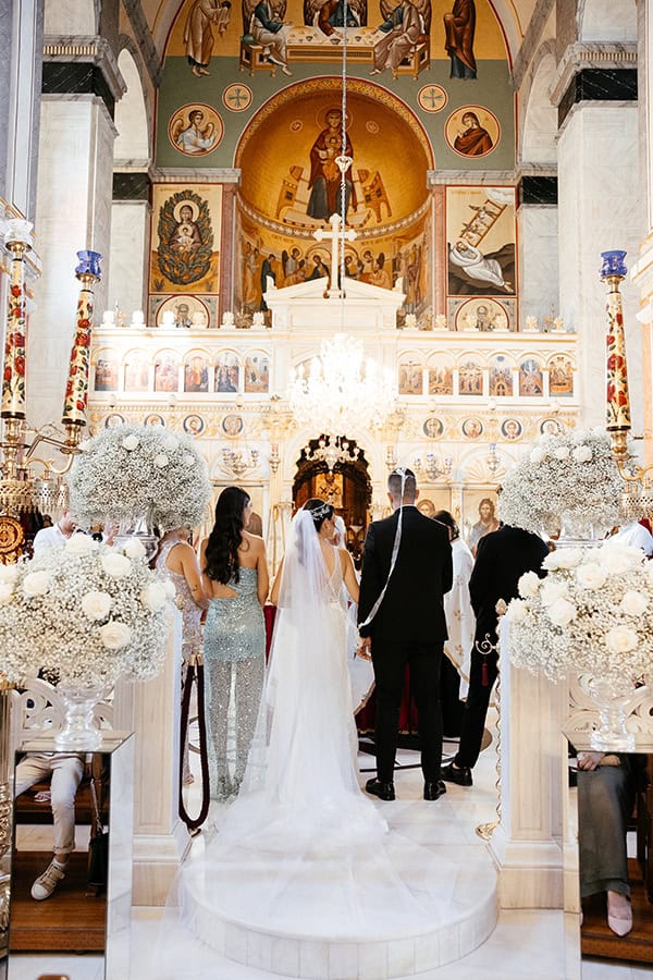 chic-summer-wedding-limassol-baby-breaths-white-roses_29